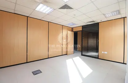 Office Space - Studio - 2 Bathrooms for rent in Anas Street - Fereej Bin Mahmoud North - Fereej Bin Mahmoud - Doha