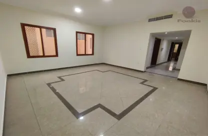 Apartment - 3 Bedrooms - 2 Bathrooms for rent in Al Qawafell Street - Al Sadd - Doha