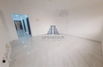 Apartment - 2 Bedrooms - 3 Bathrooms for rent in Thabit Bin Zaid Street - Al Mansoura - Doha