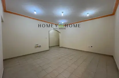 Apartment - 2 Bedrooms - 2 Bathrooms for rent in Al Mansoura - Al Mansoura - Doha