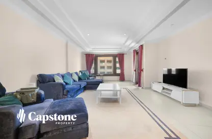 Apartment - 1 Bedroom - 2 Bathrooms for rent in Tower 24 - Porto Arabia - The Pearl Island - Doha