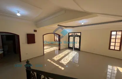 Villa - 5 Bedrooms - 5 Bathrooms for rent in Umm Al Seneem Street - Ain Khaled - Doha