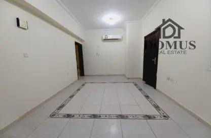 Apartment - 2 Bedrooms - 2 Bathrooms for rent in Thabit Bin Zaid Street - Al Mansoura - Doha