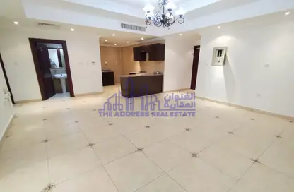 Apartment - 2 Bedrooms - 2 Bathrooms for rent in Al Nasr Street - Al Nasr - Doha