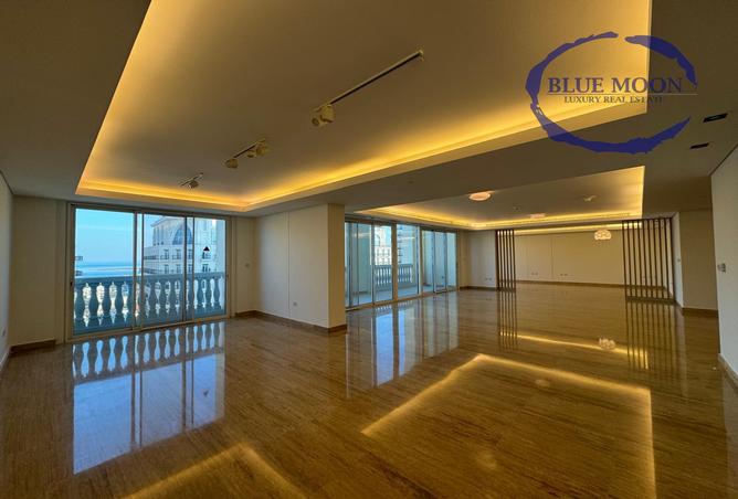 Penthouse - 3 Bedrooms - 4 Bathrooms for sale in Viva West - Viva Bahriyah - The Pearl Island - Doha