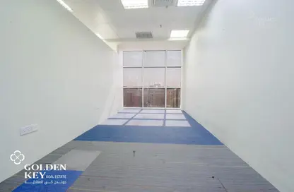 Office Space - Studio - 2 Bathrooms for rent in Hiteen Street - Al Muntazah - Doha