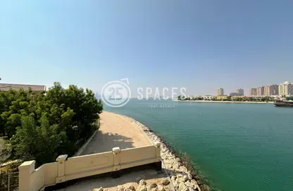 Townhouse - 2 Bedrooms - 3 Bathrooms for rent in Viva East - Viva Bahriyah - The Pearl Island - Doha