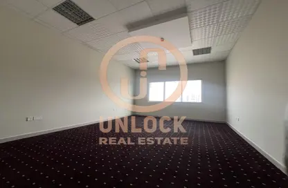 Office Space - Studio - 1 Bathroom for rent in Al Mansoura - Al Mansoura - Doha