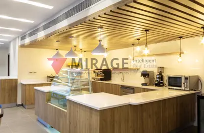 Shop - Studio - 2 Bathrooms for rent in Mirage Residence - Fereej Bin Mahmoud - Doha