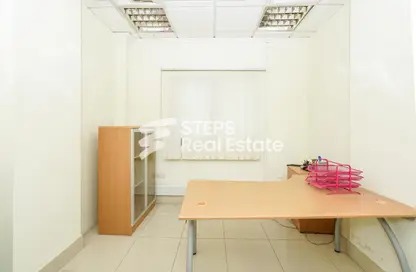 Office Space - Studio - 1 Bathroom for rent in Muntazah 7 - Al Muntazah - Doha