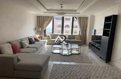 Apartment - 2 Bedrooms - 3 Bathrooms for rent in Tower 19 - Porto Arabia - The Pearl Island - Doha