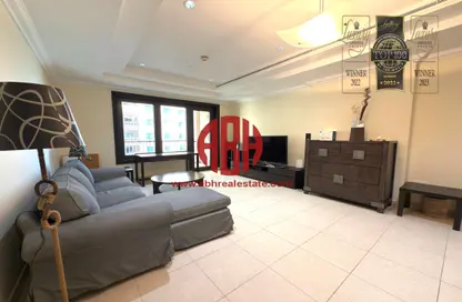 Apartment - 1 Bedroom - 2 Bathrooms for rent in West Porto Drive - Porto Arabia - The Pearl Island - Doha