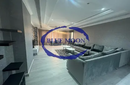 Apartment - 2 Bedrooms - 3 Bathrooms for sale in West Porto Drive - Porto Arabia - The Pearl Island - Doha