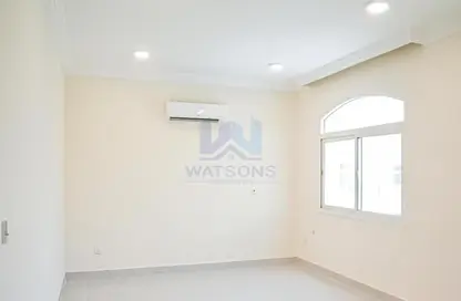 Apartment - 2 Bedrooms - 2 Bathrooms for rent in Souk Al gharaffa - Al Gharrafa - Doha