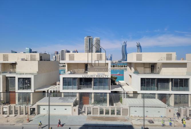 Apartment - 2 Bedrooms - 3 Bathrooms for sale in Gewan Island - The Pearl Island - Doha