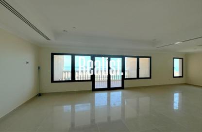 Apartment - 2 Bedrooms - 3 Bathrooms for sale in Porto Arabia - The Pearl Island - Doha