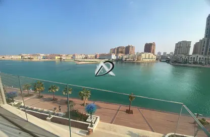 Apartment - 1 Bedroom - 2 Bathrooms for rent in Gewan Island - The Pearl Island - Doha