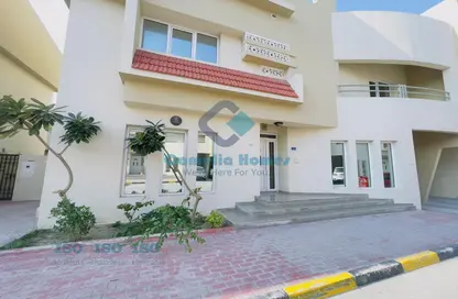 Compound - 3 Bedrooms - 5 Bathrooms for rent in Muraikh - AlMuraikh - Doha