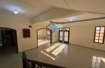 Villa - 5 Bedrooms - 5 Bathrooms for rent in Umm Al Seneem Street - Ain Khaled - Doha