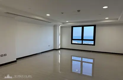 Apartment - 1 Bedroom - 2 Bathrooms for rent in West Porto Drive - Porto Arabia - The Pearl Island - Doha