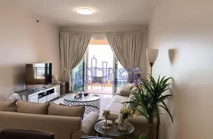 Apartment - 2 Bedrooms - 3 Bathrooms for rent in Viva West - Viva Bahriyah - The Pearl Island - Doha