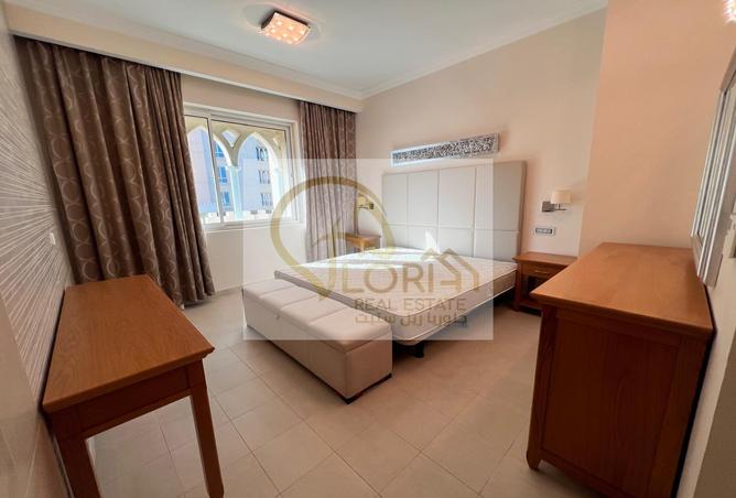 Apartment - 2 Bedrooms - 3 Bathrooms for rent in Viva West - Viva Bahriyah - The Pearl Island - Doha