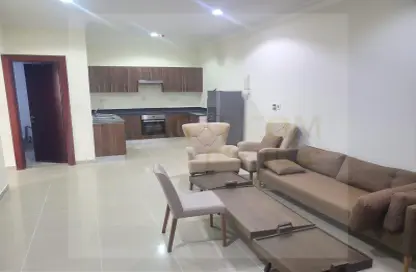 Apartment - 2 Bedrooms - 2 Bathrooms for rent in Al Maamoura - Al Maamoura - Doha