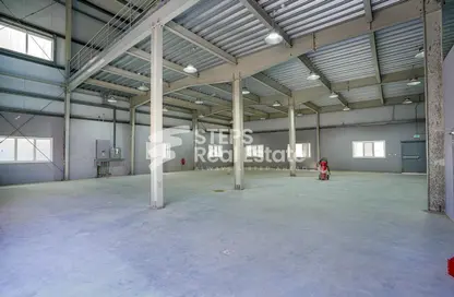 Warehouse - Studio - 7 Bathrooms for sale in East Industrial Street - Birkat Al Awamer - Al Wakra