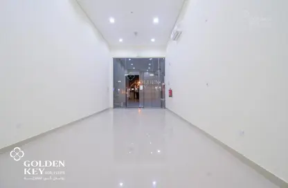 Shop - Studio - 2 Bathrooms for rent in Street 871 - Al Duhail South - Al Duhail - Doha