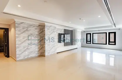 Apartment - 1 Bedroom - 2 Bathrooms for rent in East Porto Drive - Porto Arabia - The Pearl Island - Doha