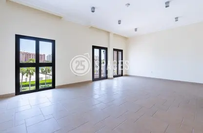 Apartment - 3 Bedrooms - 4 Bathrooms for rent in Carnaval - Qanat Quartier - The Pearl Island - Doha