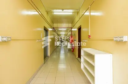 Labor Camp - Studio - 7+ Bathrooms for rent in Industrial Area 4 - Industrial Area - Industrial Area - Doha