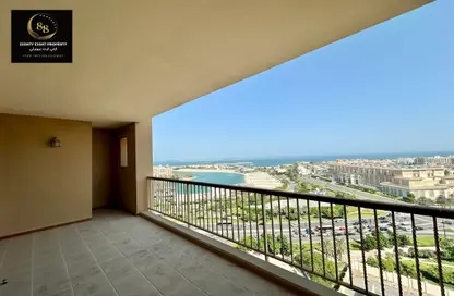 Apartment - 2 Bedrooms - 3 Bathrooms for rent in La Croisette - Porto Arabia - The Pearl Island - Doha