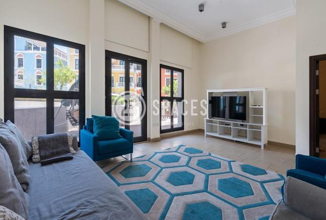 Apartment - 1 Bedroom - 2 Bathrooms for sale in Carnaval - Qanat Quartier - The Pearl Island - Doha