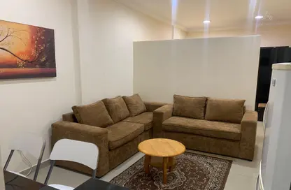 Apartment - 1 Bathroom for rent in Al Mansoura - Doha