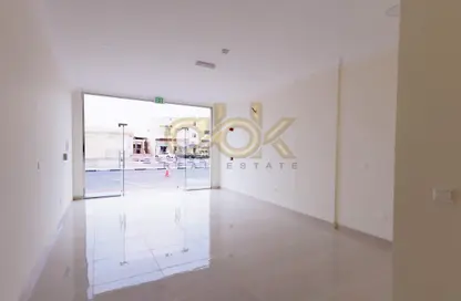 Shop - Studio - 1 Bathroom for rent in Ammar Bin Yasser Street - Al Aziziyah - Doha