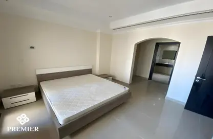 Apartment - 1 Bedroom - 2 Bathrooms for rent in East Porto Drive - Porto Arabia - The Pearl Island - Doha