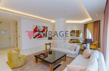 Penthouse - 4 Bedrooms - 5 Bathrooms for rent in Floresta Gardens - Floresta Gardens - The Pearl Island - Doha