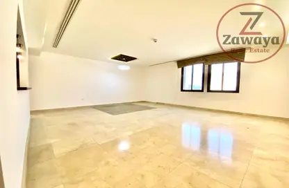 Apartment - 2 Bedrooms - 3 Bathrooms for rent in New Al Hitmi - Fereej Bin Omran - Doha