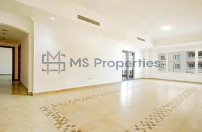 Apartment - 2 Bedrooms - 3 Bathrooms for sale in West Porto Drive - Porto Arabia - The Pearl Island - Doha