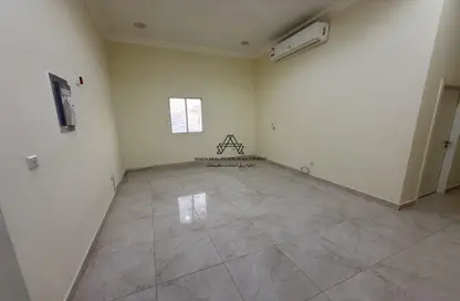 Apartment - 2 Bedrooms - 2 Bathrooms for rent in Al Kheesa - Umm Salal Mohammed