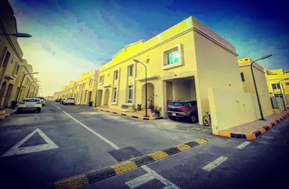 Villa - 3 Bedrooms - 4 Bathrooms for rent in Ammar Bin Yasser Street - Al Aziziyah - Doha