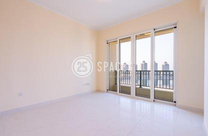 Apartment - 3 Bedrooms - 3 Bathrooms for rent in Viva East - Viva Bahriyah - The Pearl Island - Doha