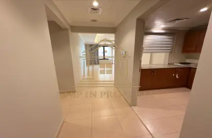 Apartment - 2 Bedrooms - 3 Bathrooms for rent in Tower 4 - Porto Arabia - The Pearl Island - Doha