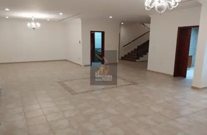 Compound - 3 Bedrooms - 4 Bathrooms for rent in Ain Khaled Villas - Ain Khaled - Doha