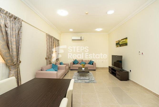 Apartment - 2 Bedrooms - 2 Bathrooms for rent in Al Mansoura - Al Mansoura - Doha