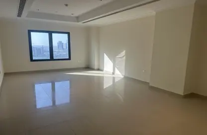 Apartment - 1 Bedroom - 2 Bathrooms for rent in Porto Arabia - The Pearl Island - Doha