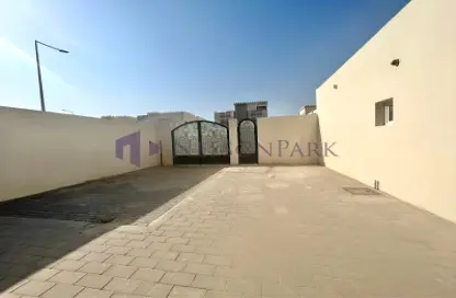 Villa - 7 Bedrooms for sale in Izghawa - Izghawa - Doha