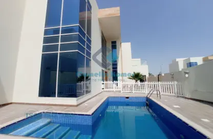 Villa - 4 Bedrooms - 5 Bathrooms for rent in Ain Khaled - Ain Khaled - Doha