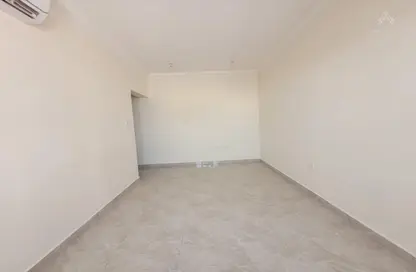 Apartment - 3 Bedrooms - 2 Bathrooms for rent in Madinat Khalifa South - Madinat Khalifa - Doha